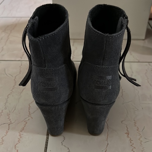 TOMS Suede Wedge Booties Size 6 - Picture 4 of 6